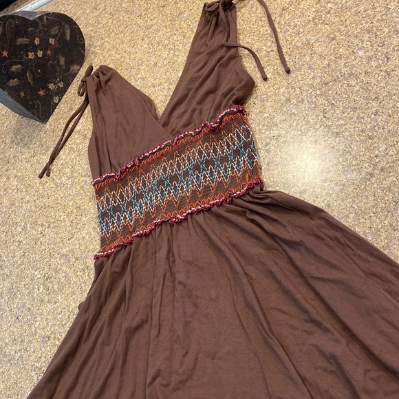 BCBGMaxAzria Dresses & Skirts - BCBGMAXAZRIA Small Petite Brown Dress With Other Colors